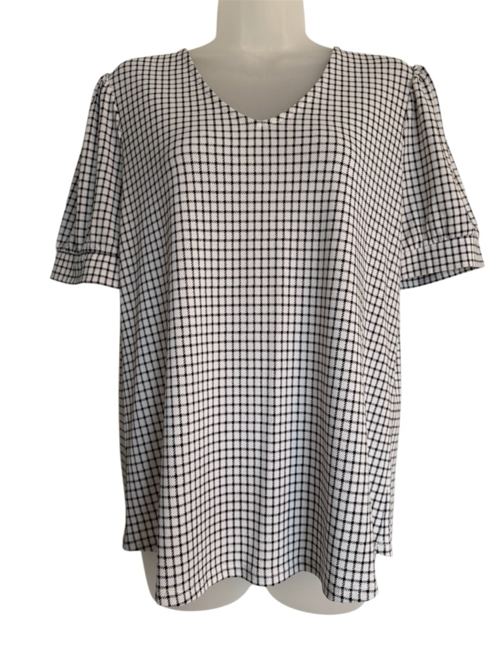 Adrianna Papell Black and White Checked V-Neck Top size Medium